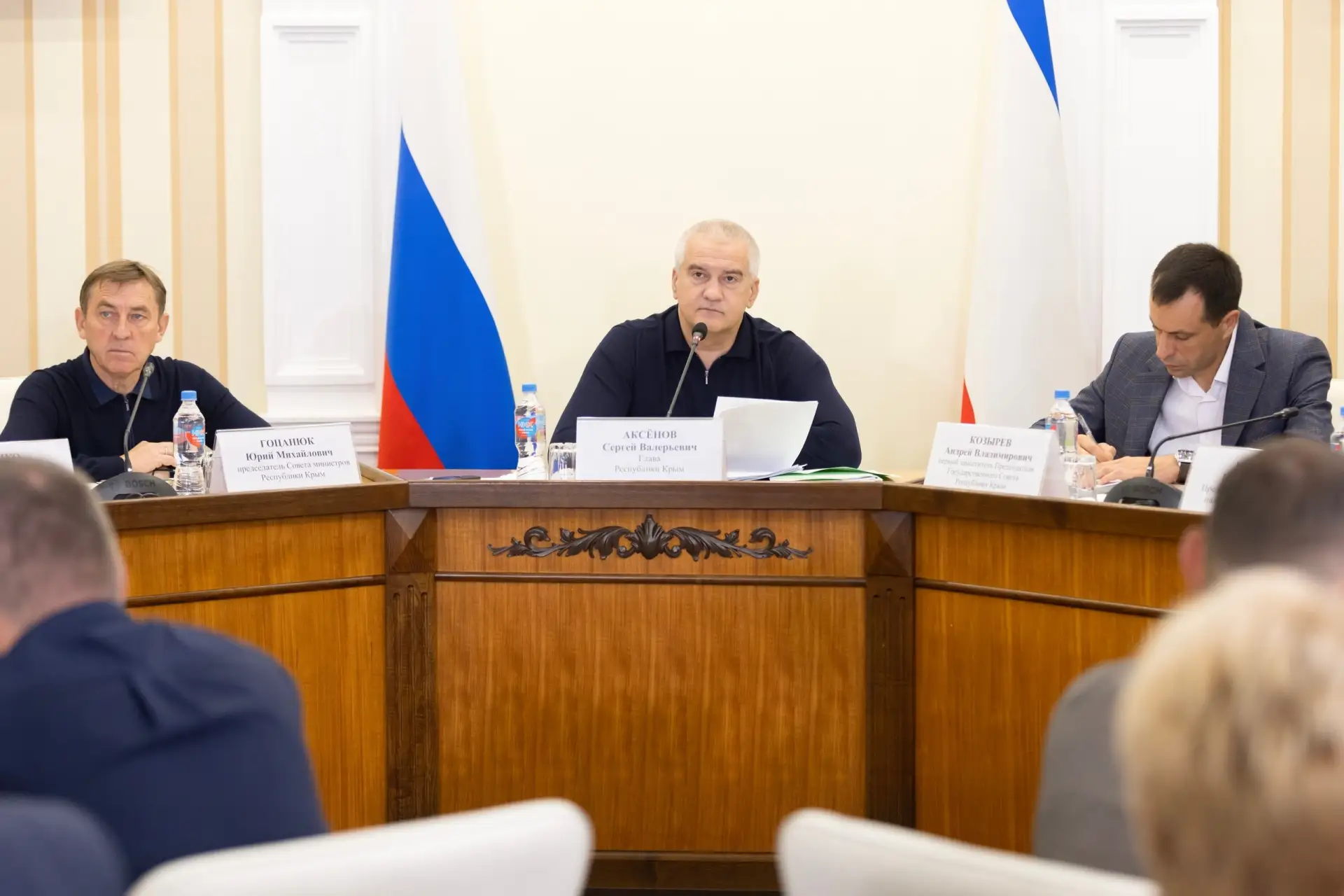 За прошедшую неделю, с 8 по 15 октября, на моё имя поступило 2430 обращений граждан. По...