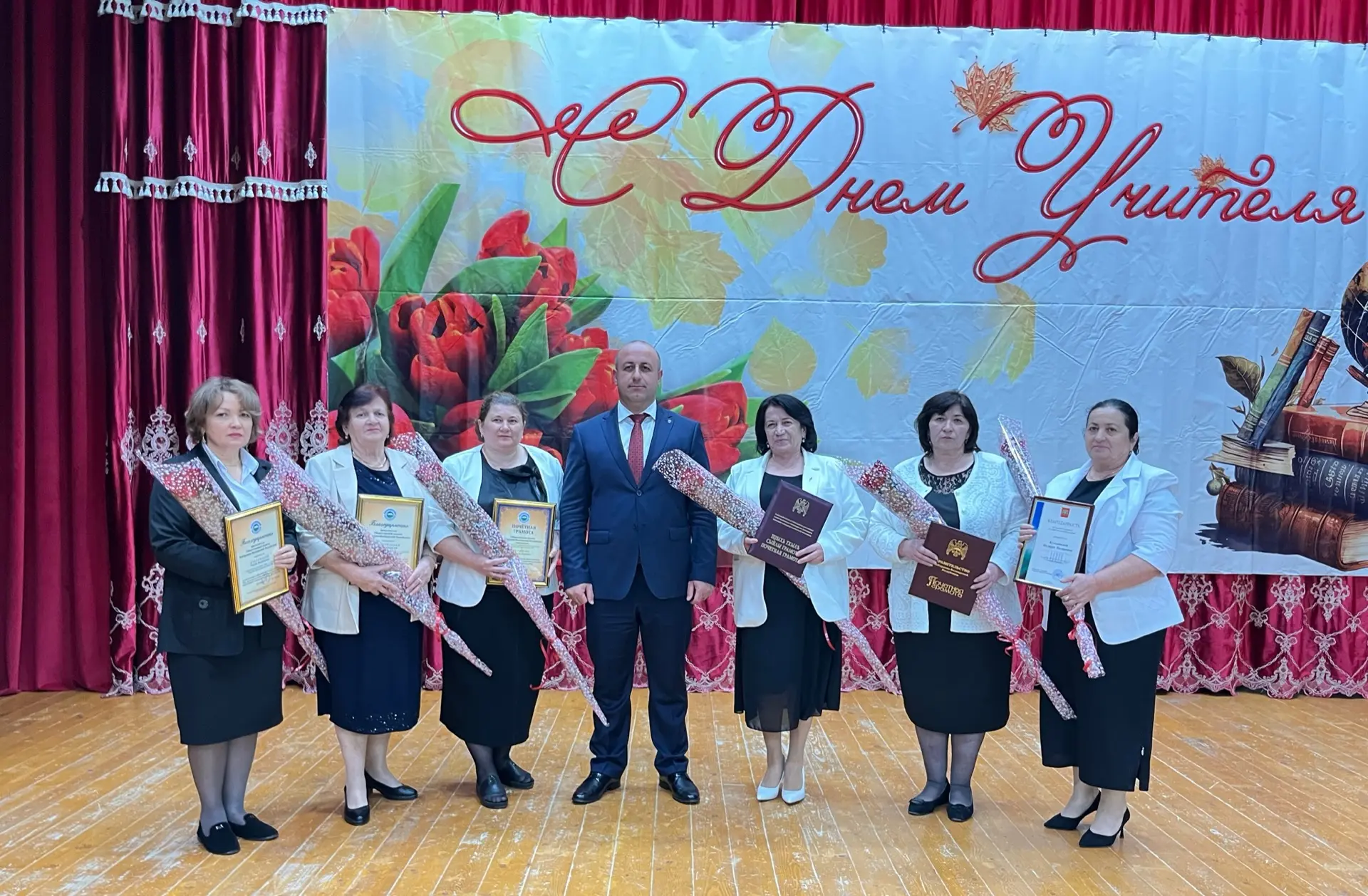 В Зольском районе состоялось торжественное чествование педагогических работников.