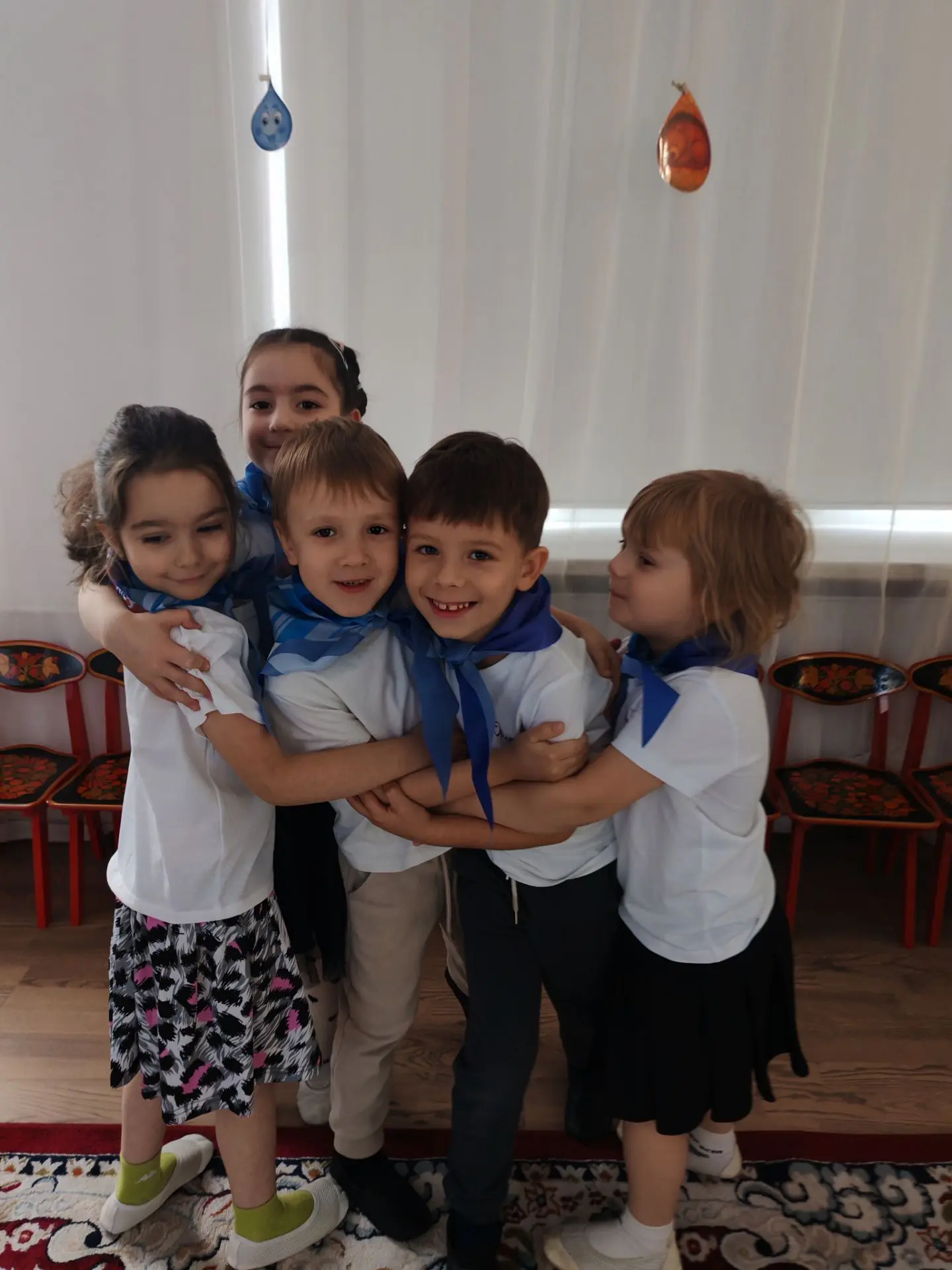🎉 Ура! В восьмой группе нашего детского сада прошло посвящение в «Орлята‑дошколята»! 🎉