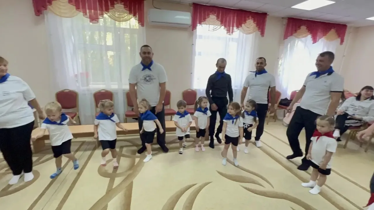 🏆 «Папа — мой герой!»: в группе «Непоседы» детского сада «Лазорик» прошел праздник в ч...