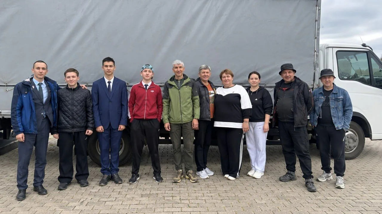 Жители Татарстана собрали и отправили бойцам на СВО посылки с вещами, оборудованием и с...