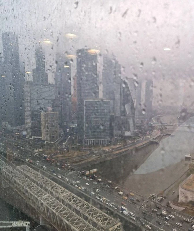 🌧 Завтра на город обрушатся ливни и сильный ветер