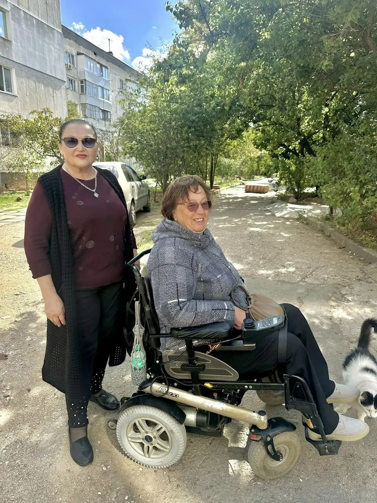 Депутат горсовета Наталья Яицкая взяла на контроль ремонт дворовой территории между дом...