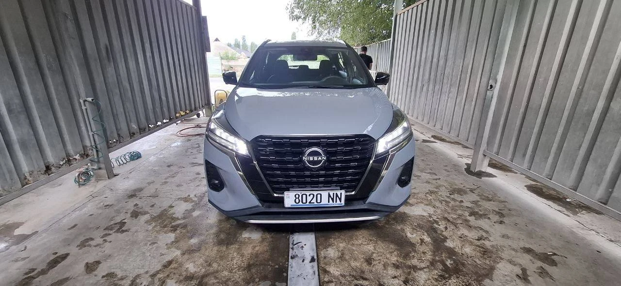 NISSAN KICKS SR