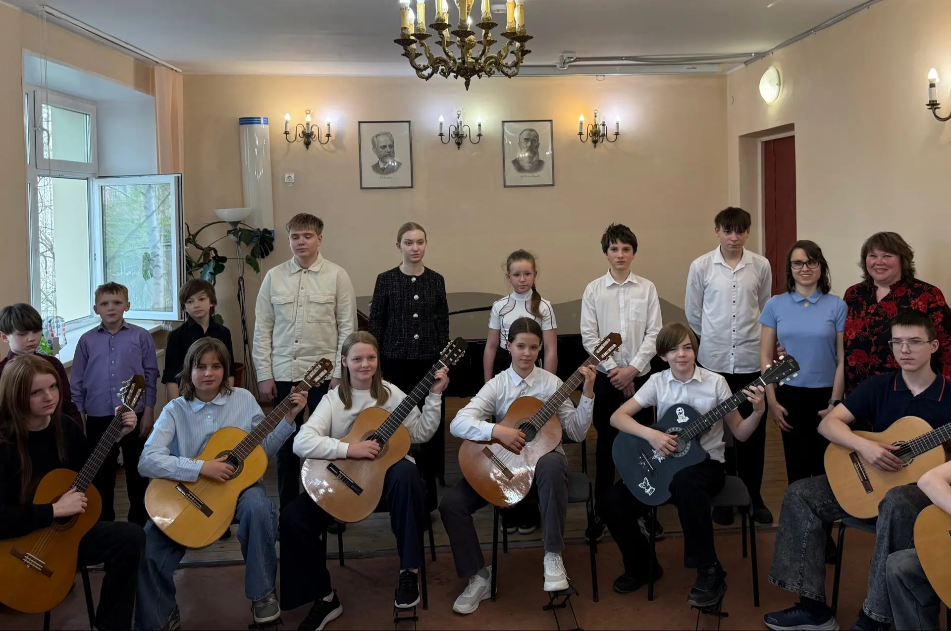 Уровнем выпускников может похвалиться и апатитская детская школа искусств имени Л. Бурк...