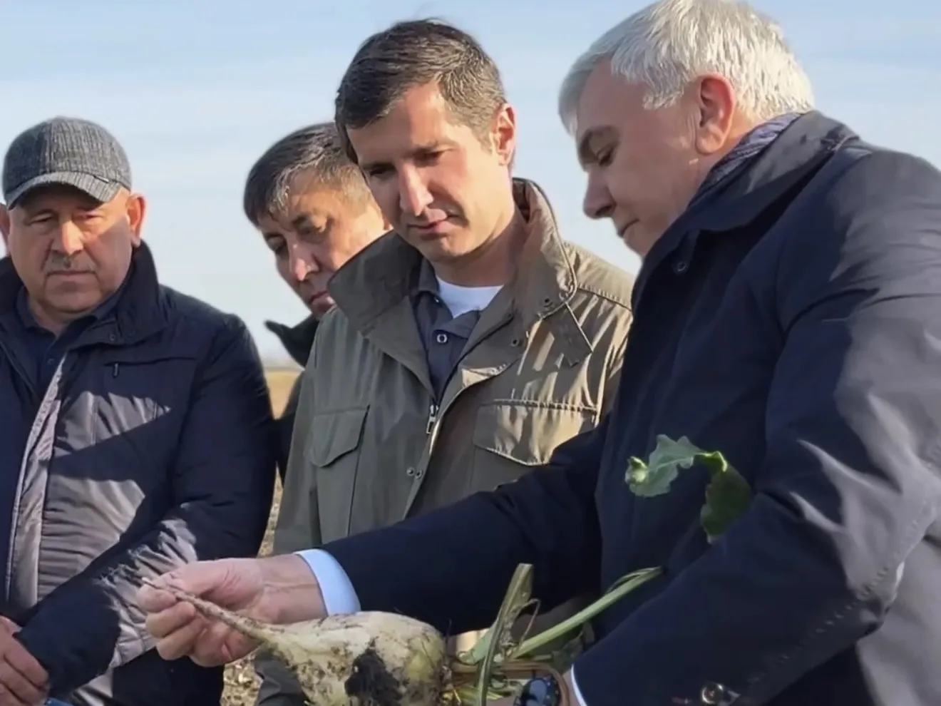 🌾 Дорогие работники сельского хозяйства и перерабатывающей промышленности!
