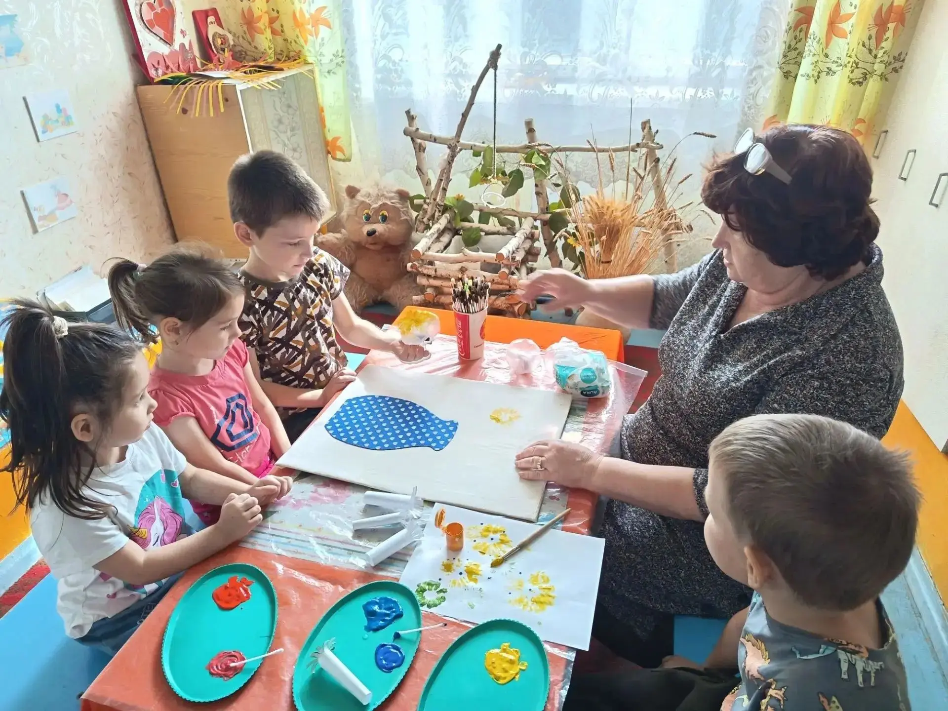 В преддверии праздника Дня учителя воспитанники МКОУ "Ляпичевская СШ" (дошкольные групп...
