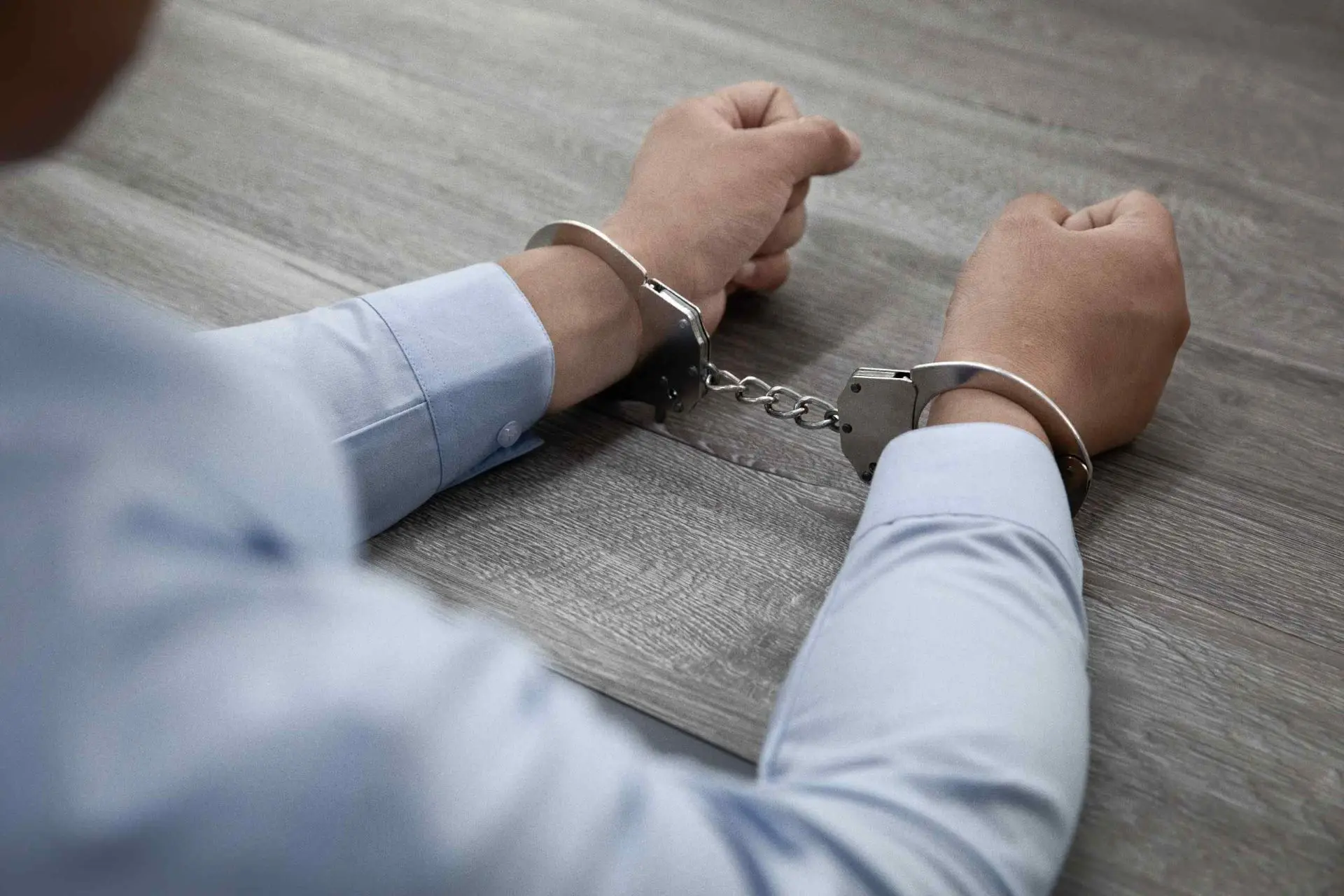 Сотрудники полиции задержали ранее судимого 20-летнего читинца, подозреваемого в серии ...
