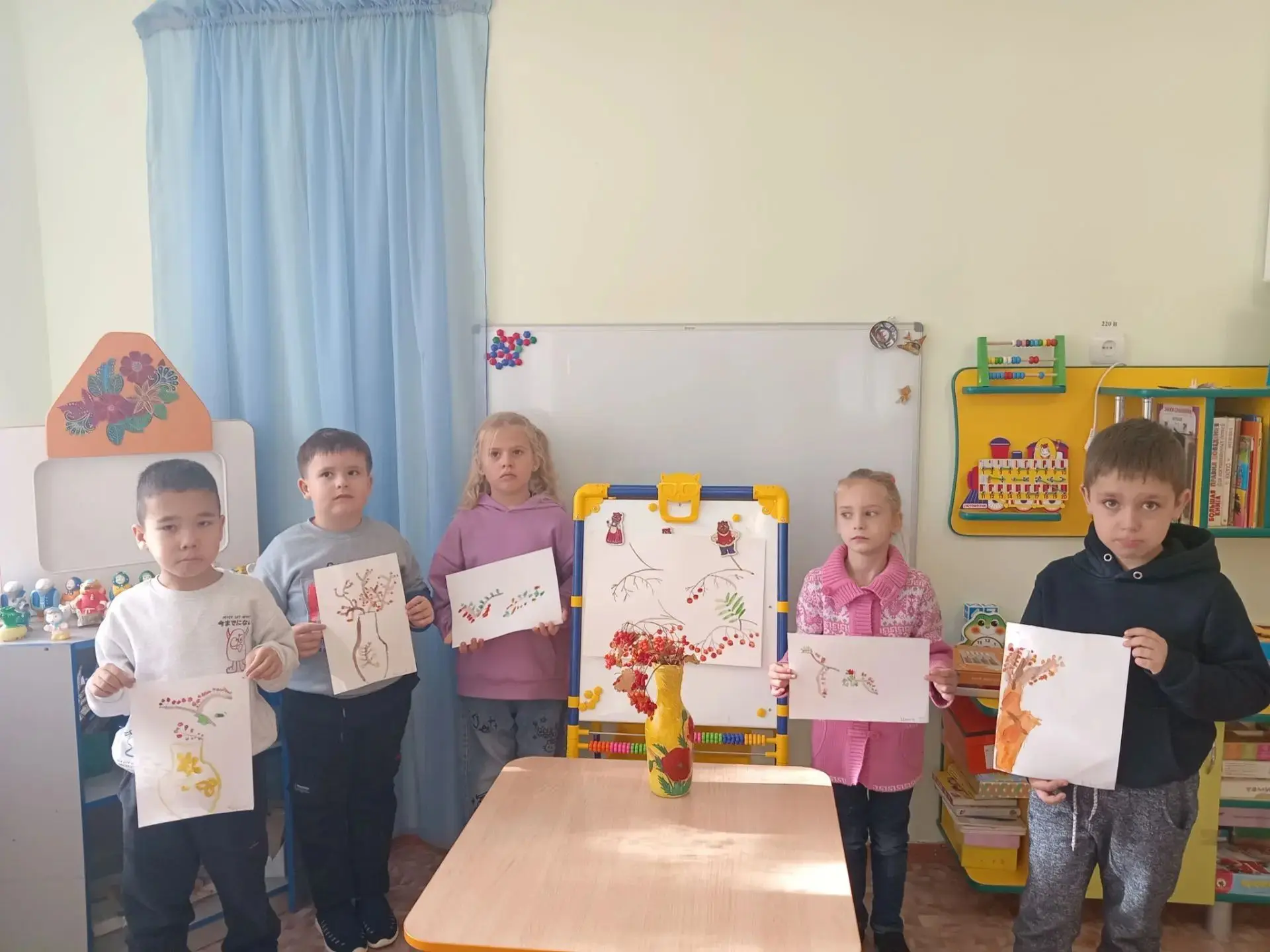 🍁 Занятие по рисованию «Ветка рябины» в подготовительной группе 🍁