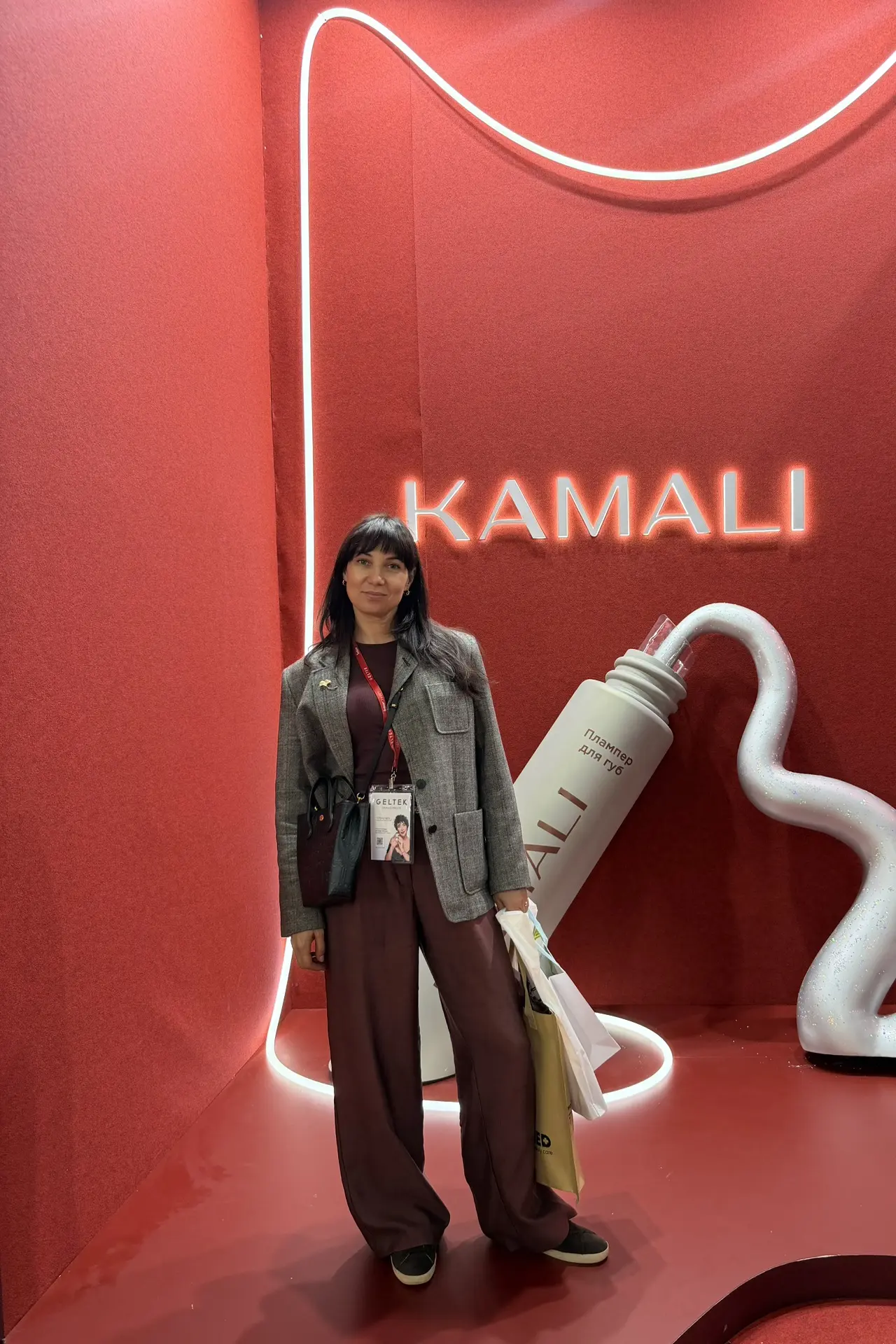 Сегодня нашла стенд нашего с вами любимого Kamali.