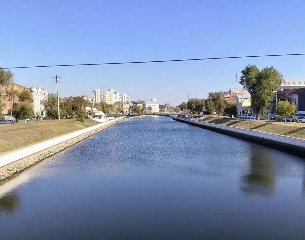 Уровень воды временно снизили из-за работ на сетях «Астрводоканала». 9 и 10 октября лев...