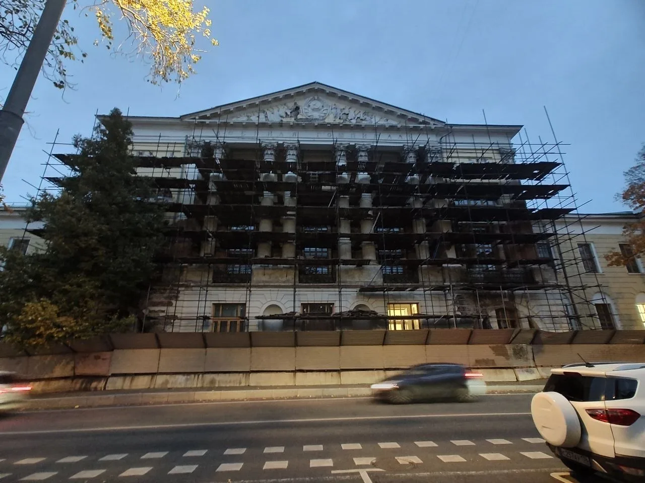 Лилия поделилась снимком Госпиталя Бурденко на Госпитальной площади, 1.