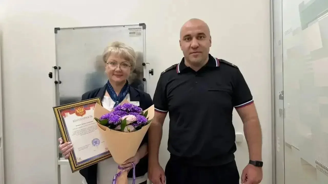 В Гулькевичи бдительная сотрудница банка не дала мошенникам увести у клиента почти миллион