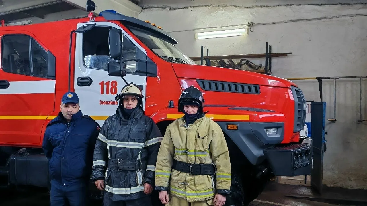 В Зюкайке при пожаре спасли двух человек