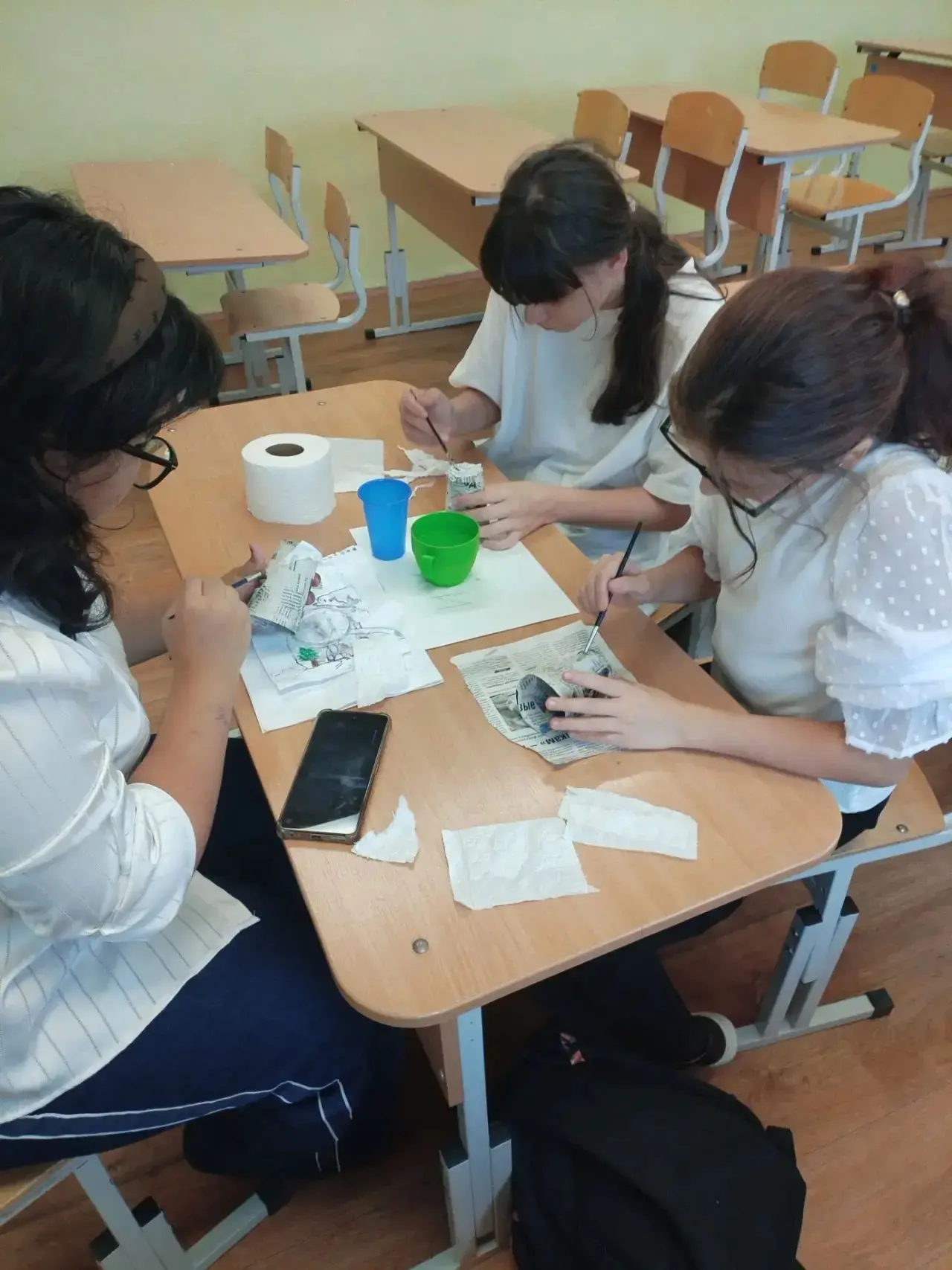 ✨ Из бумаги - в посуду: 7В покоряет папье‑маше! На уроке труда ребята доказали: чтобы т...