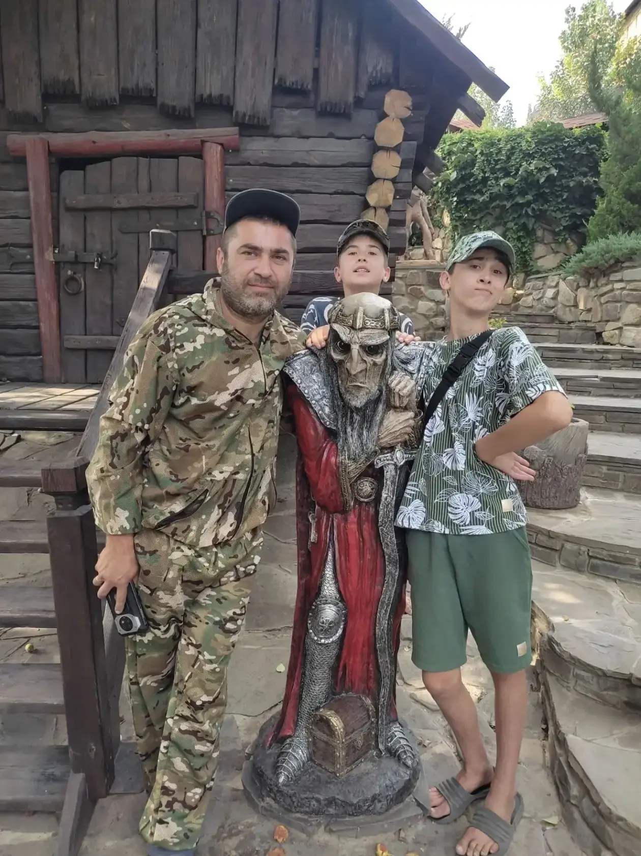 Артём и Арсений Медведевы продолжают онлайн-флешмоб »Спасибо, папа».