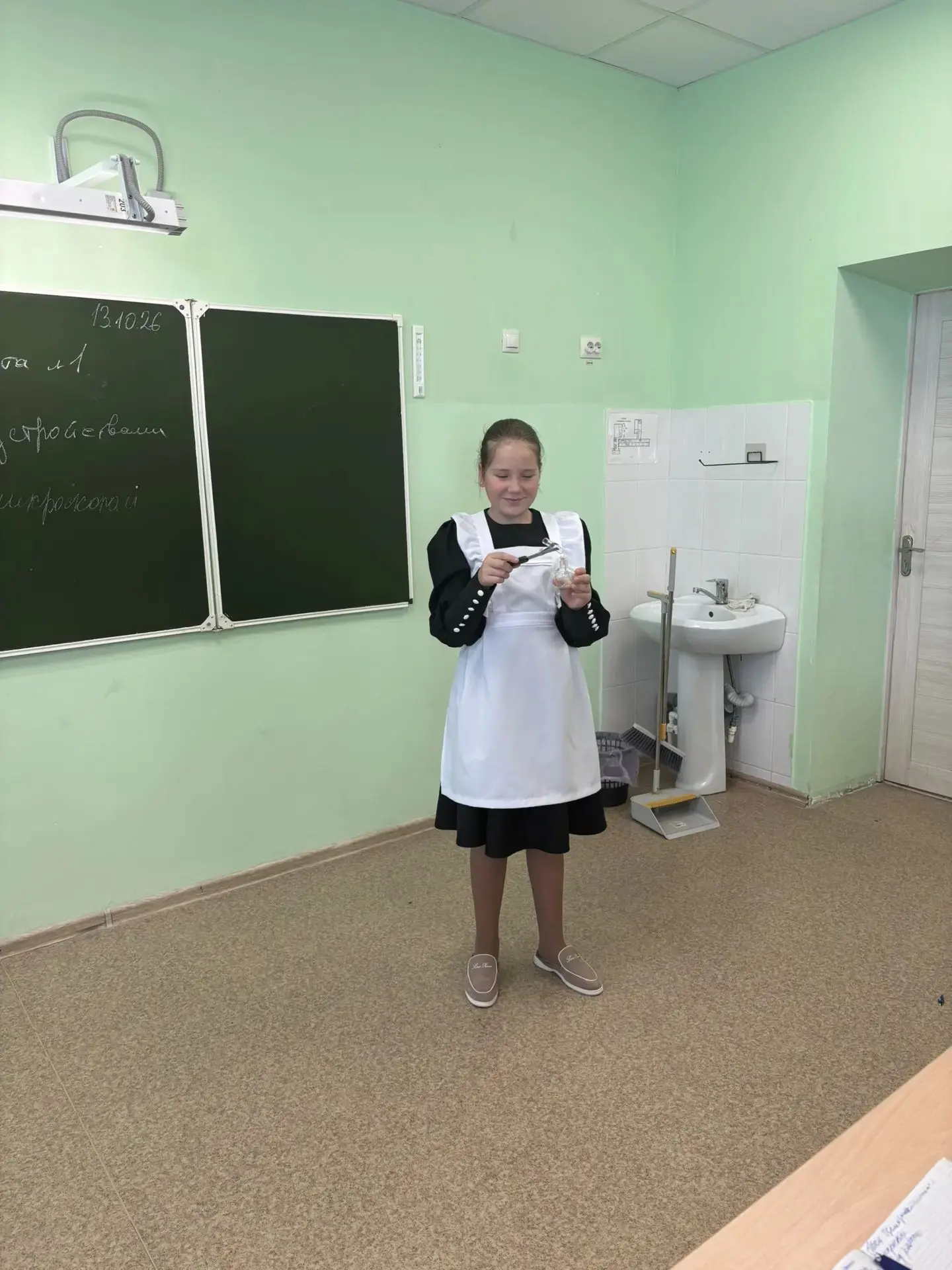 🔬 Юные исследователи: знакомство с лабораторным оборудованием