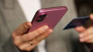 Куда испаряются кровные: эксперты вычислили незаметных финансовых диверсантов в наших к...
