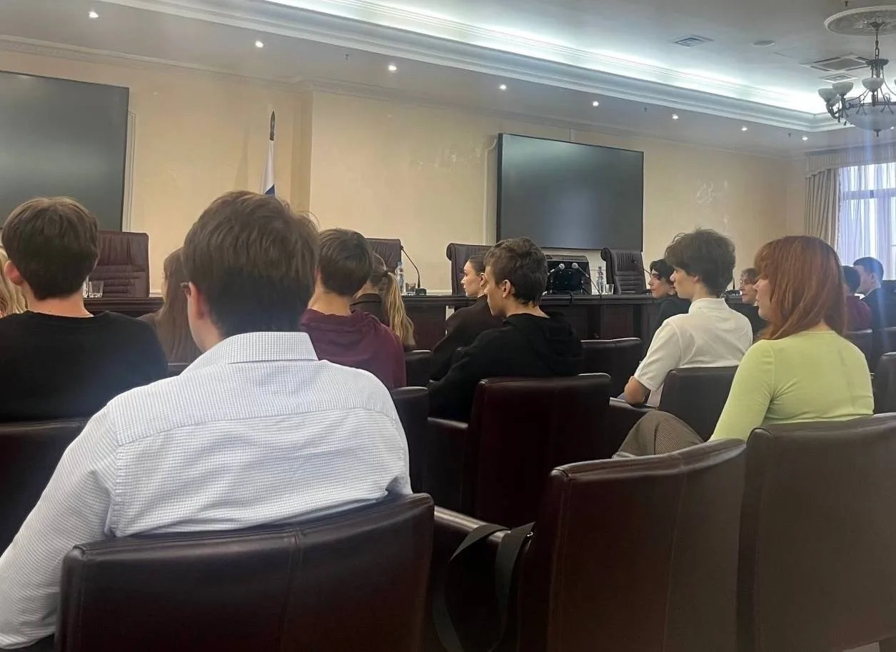 В Московском областном суде провели экскурсию учащимся юридического института
