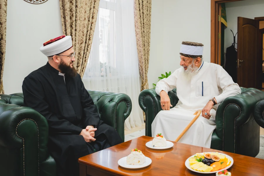 🕌Муфтий Камиль хазрат встретился с шейхом Имраном Назаром Хосейном – известным исламск...