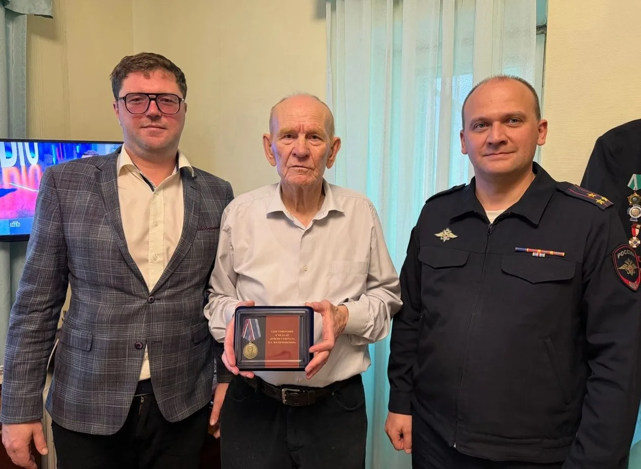 Председатель Общественного совета при УМВД региона поздравил с юбилеем почетного гражда...
