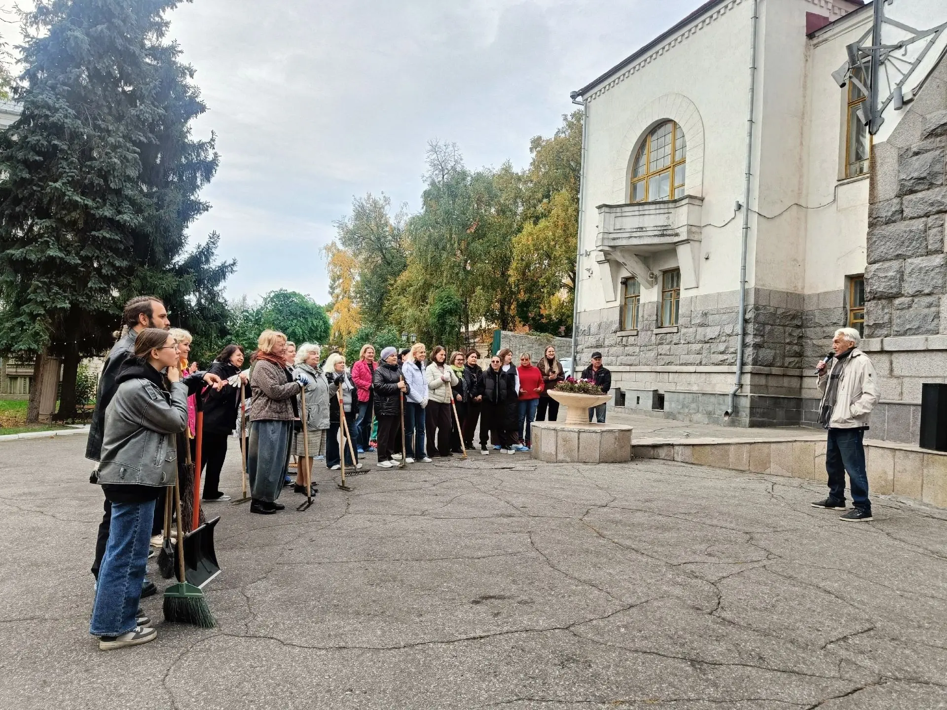 🍂🧹 Субботнее утро с пользой - коллектив Пензенской картинной галереи и её филиалов вы...