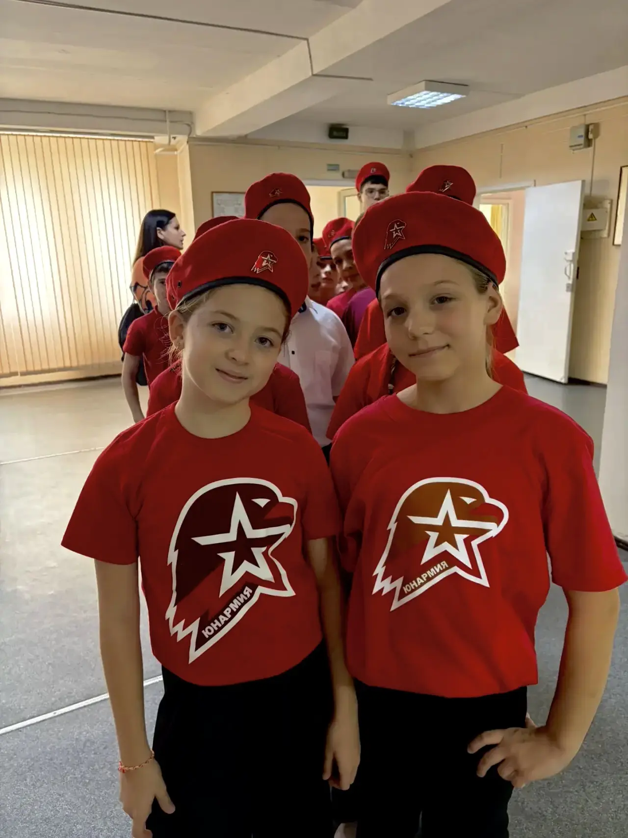 В НАШЕЙ ШКОЛЕ ПОПОЛНЕНИЕ: 5 «Б» ТЕПЕРЬ В ЮНАРМИИ! 🇷🇺