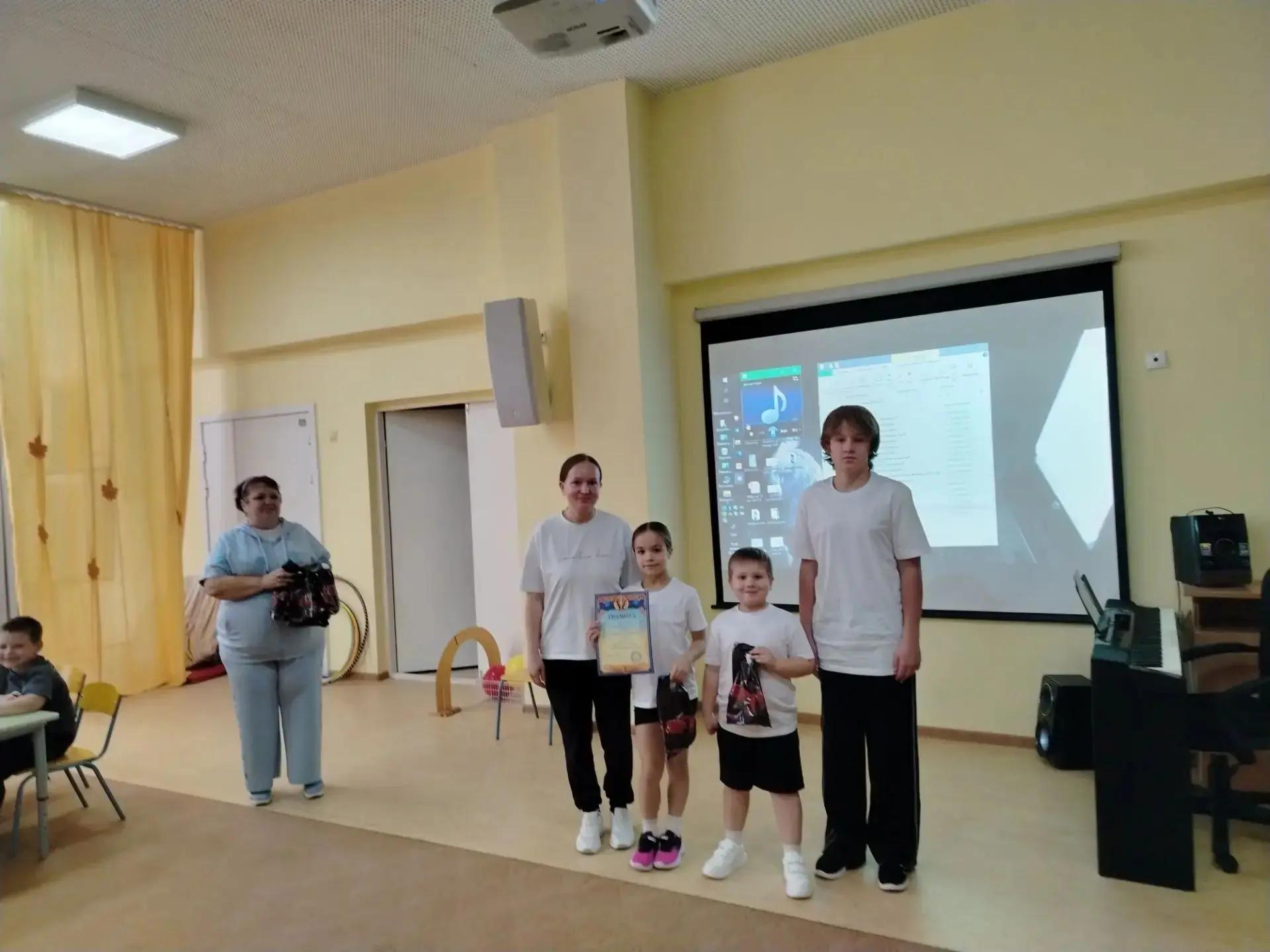 󲐠В 4-й день марафона здоровья от нашего детского сада отличилась семья Стельмах Демида...
