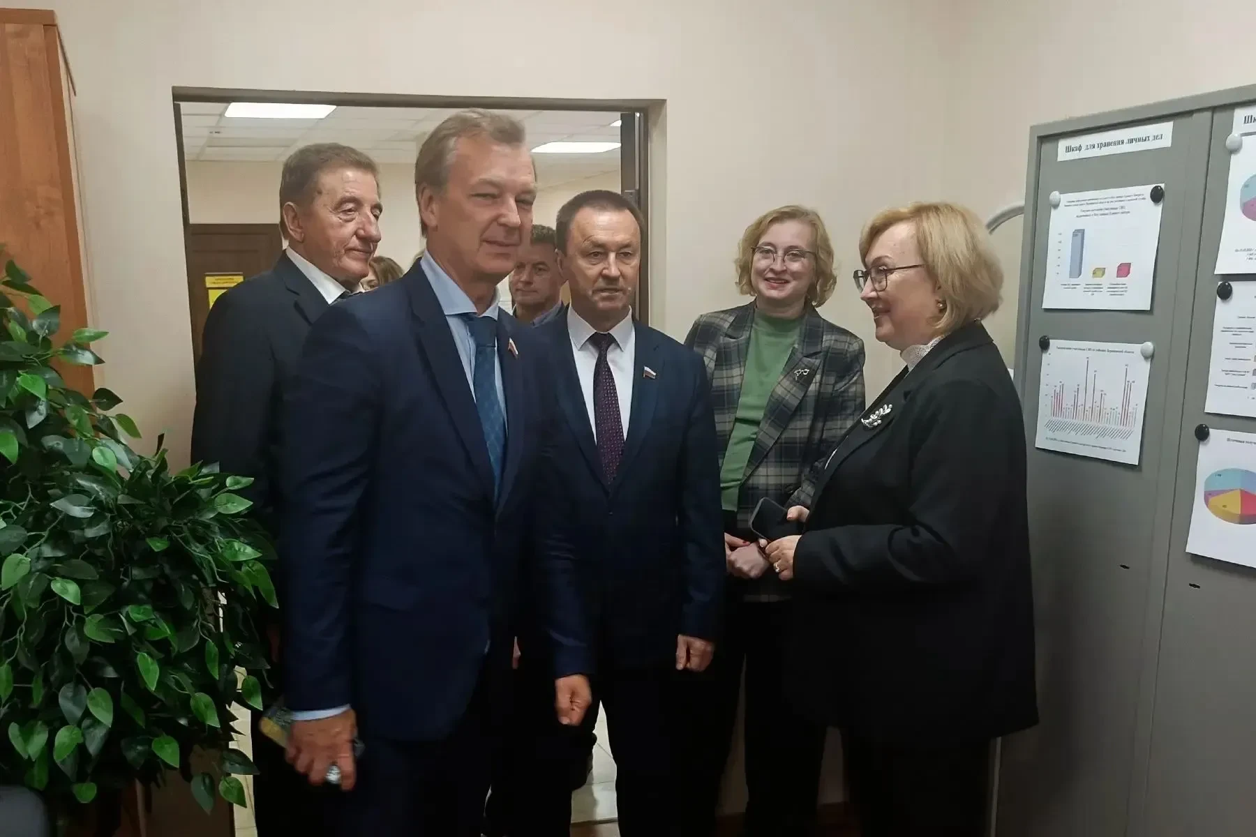 Вместе с первым заместителем председателя Совета Федерации Андреем Яцкиным посетили вор...