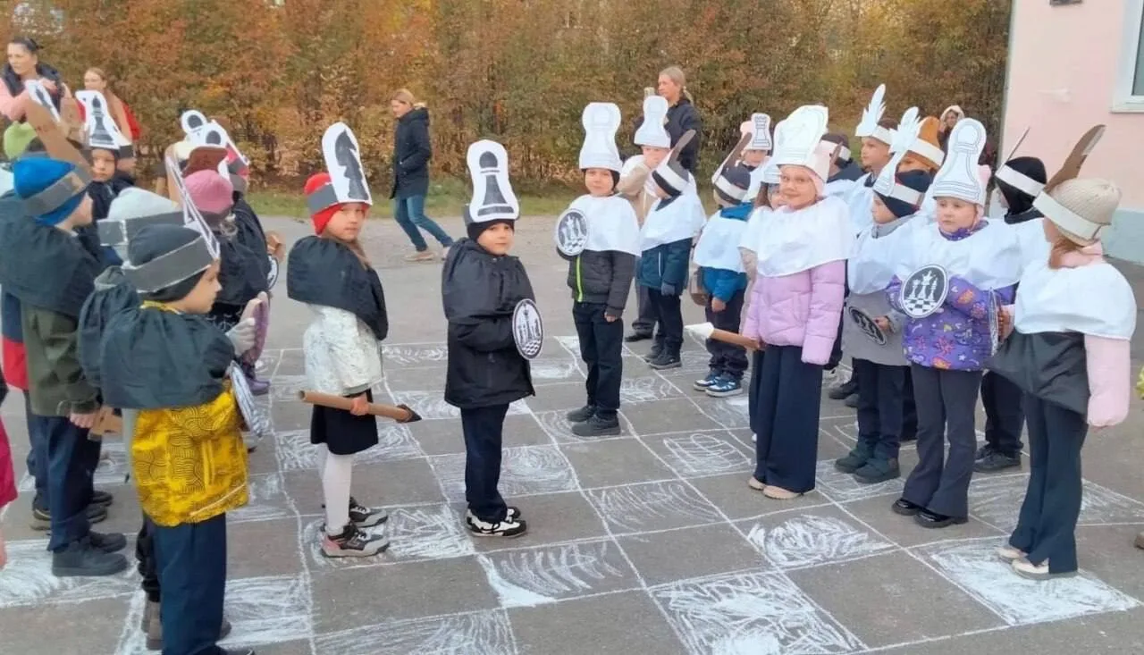 ♟️ Хогвартс по-ивановски: школьники сыграли в живые шахматы