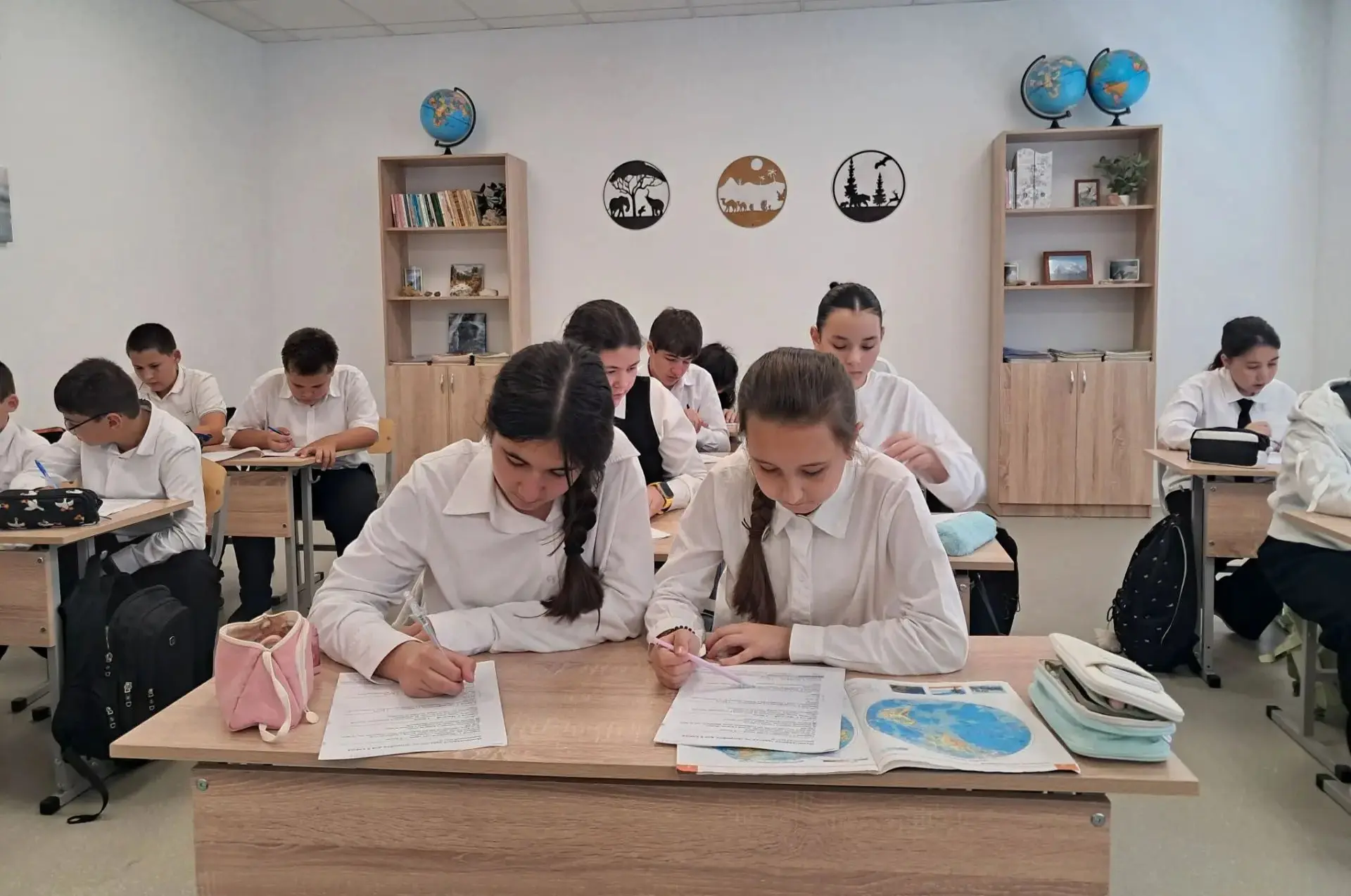 🗓️ Сегодня прошëл школьный этап  Всероссийской Олимпиады по Географии. ✏️