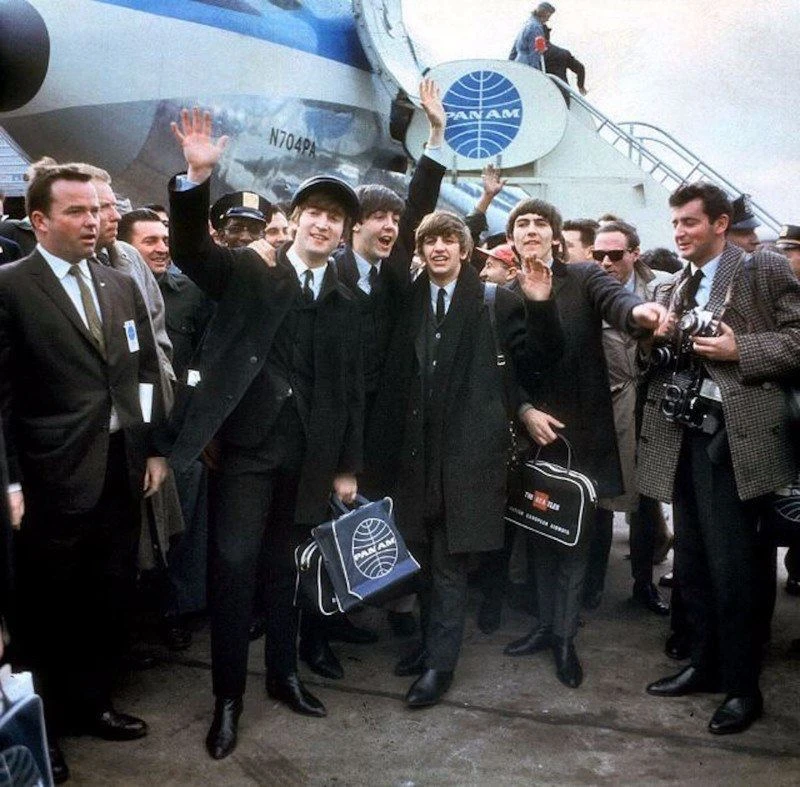 Битлз впервые ступают на американскую землю, 1964 год