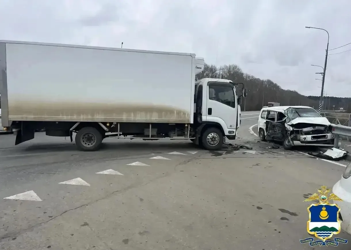 👮‍♂️ В Кабанском районе столкнулись грузовик и «Пробокс»