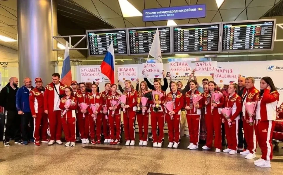 🥈Сегодня в аэропорт Внуково прибыла юниорская сборная России по боксу.