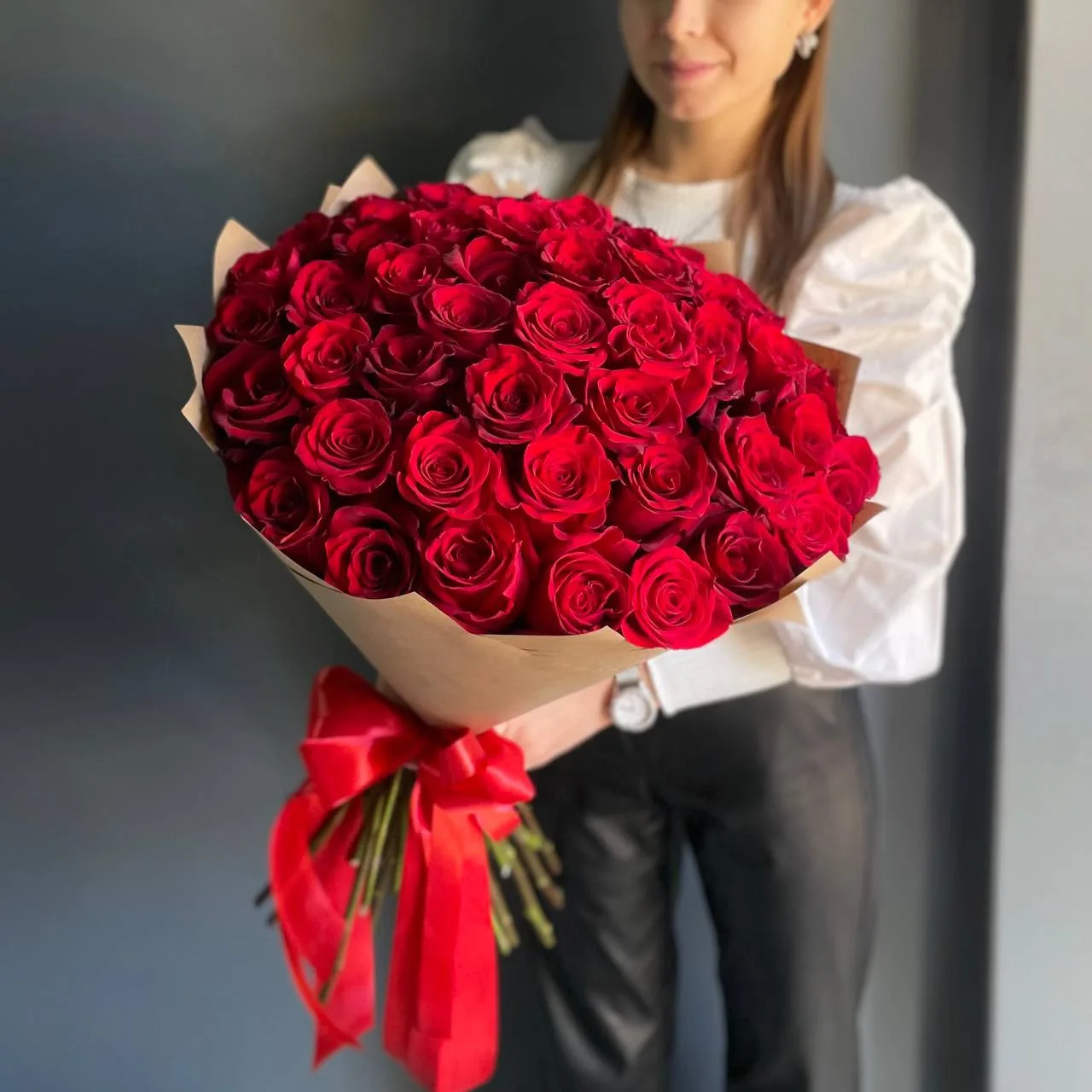 Монобукет из красных роз в крафте❤️