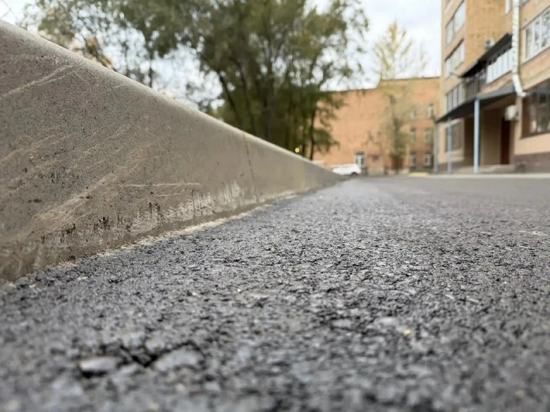 🚧 В Абакане уложили почти 5 тысяч кв. м нового асфальта