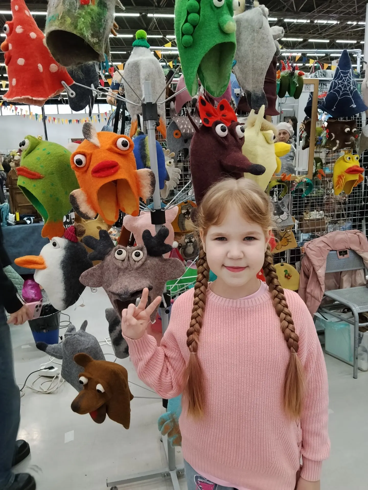 Кому шапочку😄