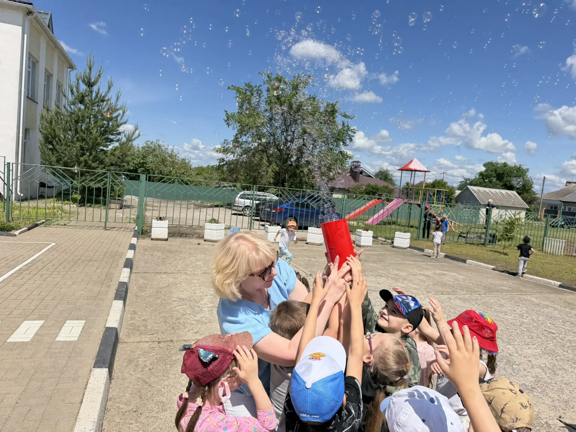 Волшебство на летней прогулке! 🫧☀️