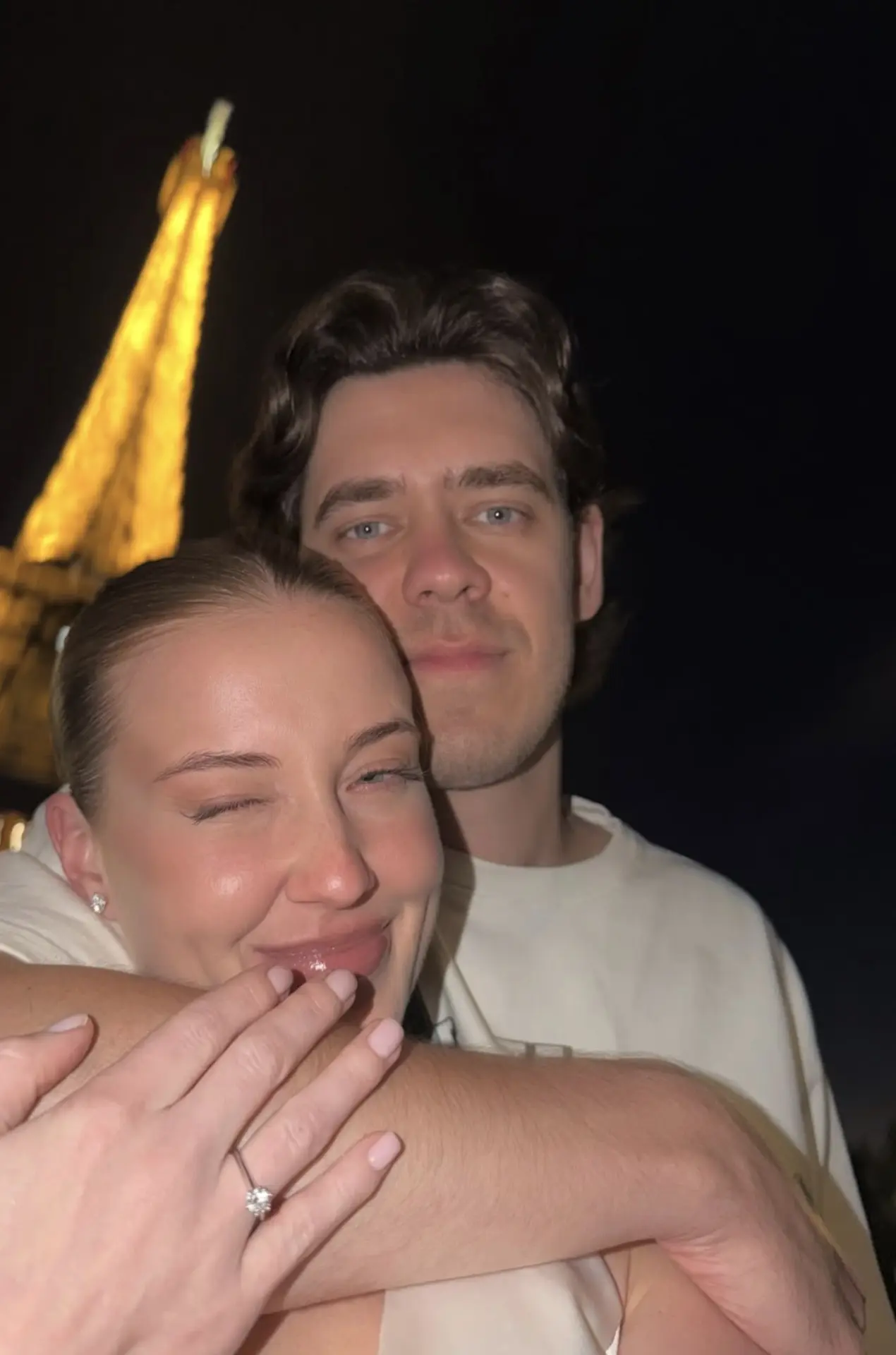 Тиктокер Стас Понятовский сделал предложение своей возлюбленной Полине 💍