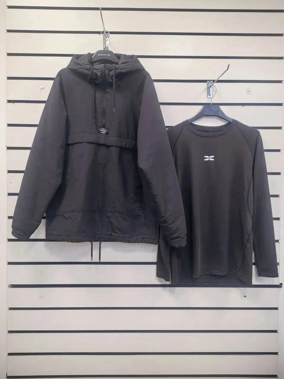 😎Чёрный анорак Pull&Bear — ветрозащитная куртка с капюшоном на регулируемых шнурках, к...