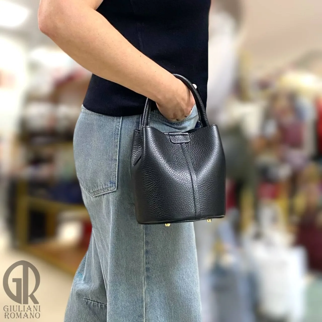🖤 Архитектурный минимализм: мини-сумка торба (Bucket bag).