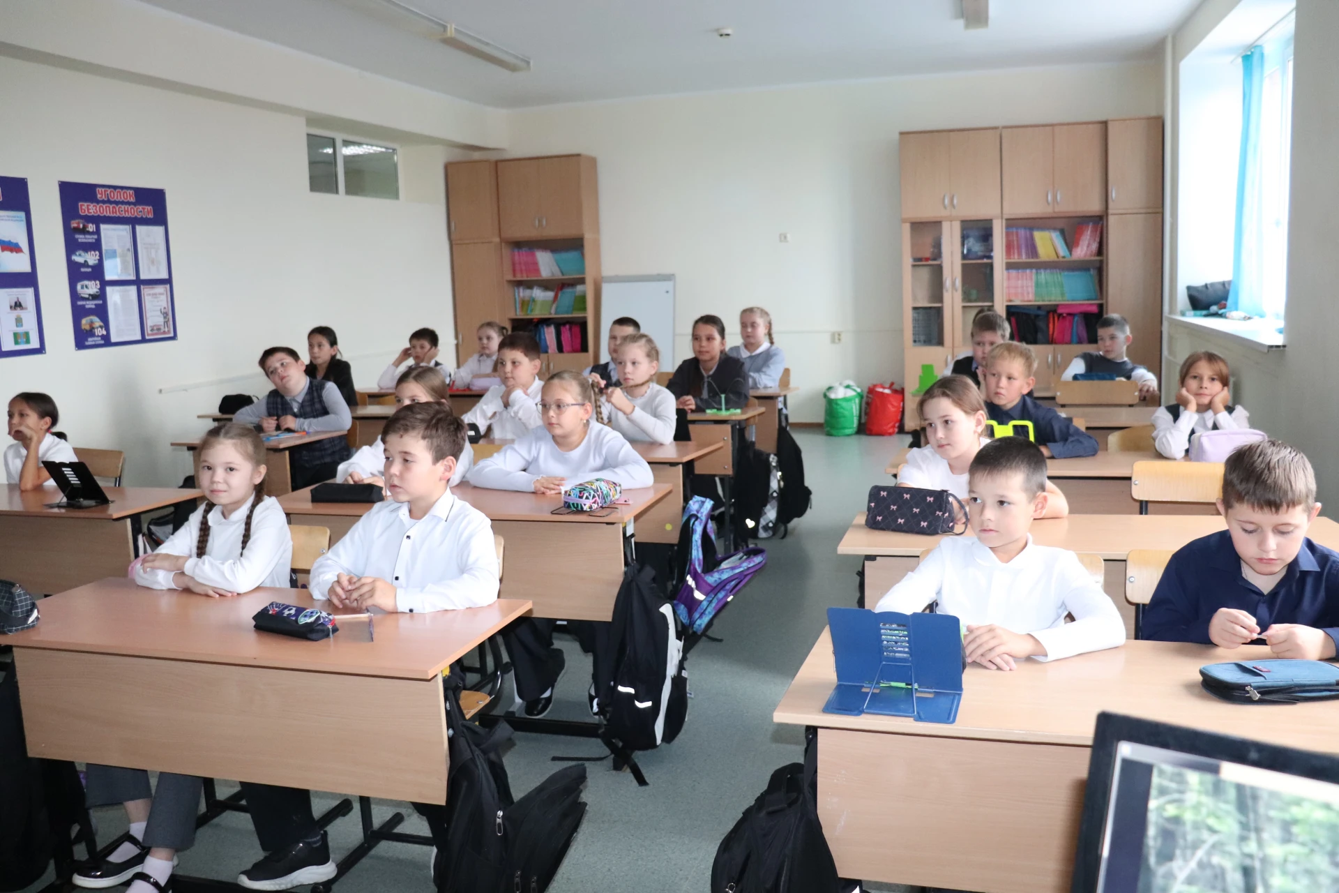 ✨ Краеведческий час «Поэты нашего края»: вдохновение в каждой строчке!