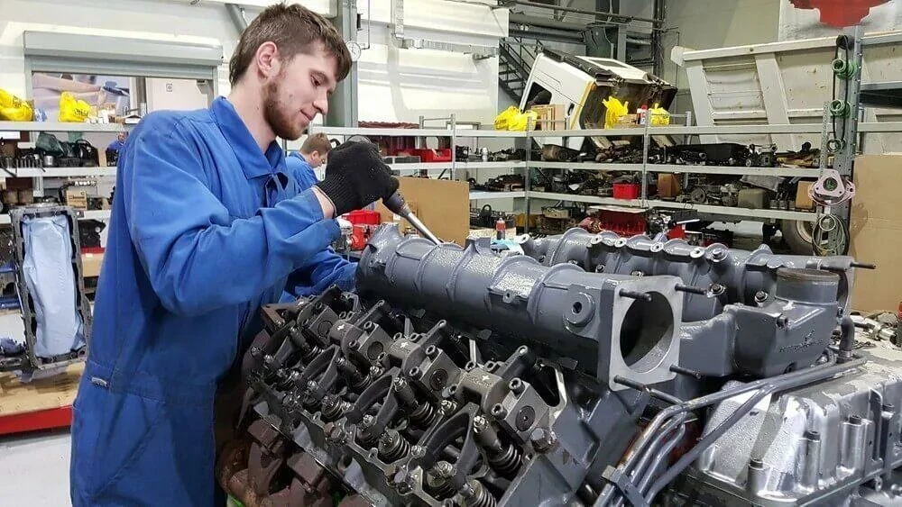 Моторист в грузовой сервисный центр