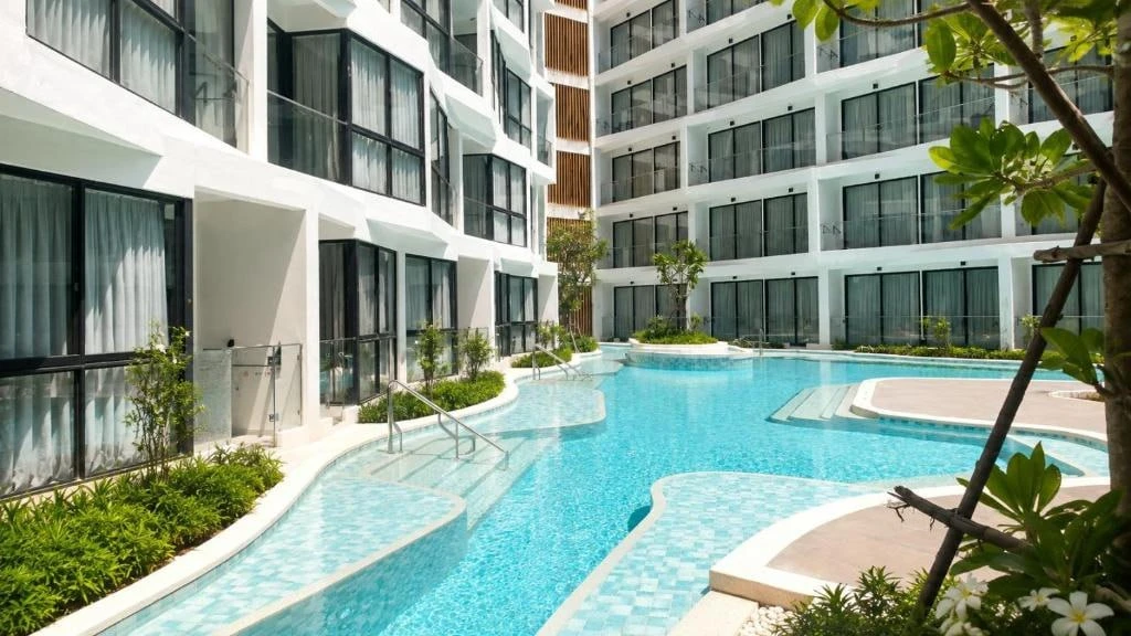Laya Suites & Residences 4*