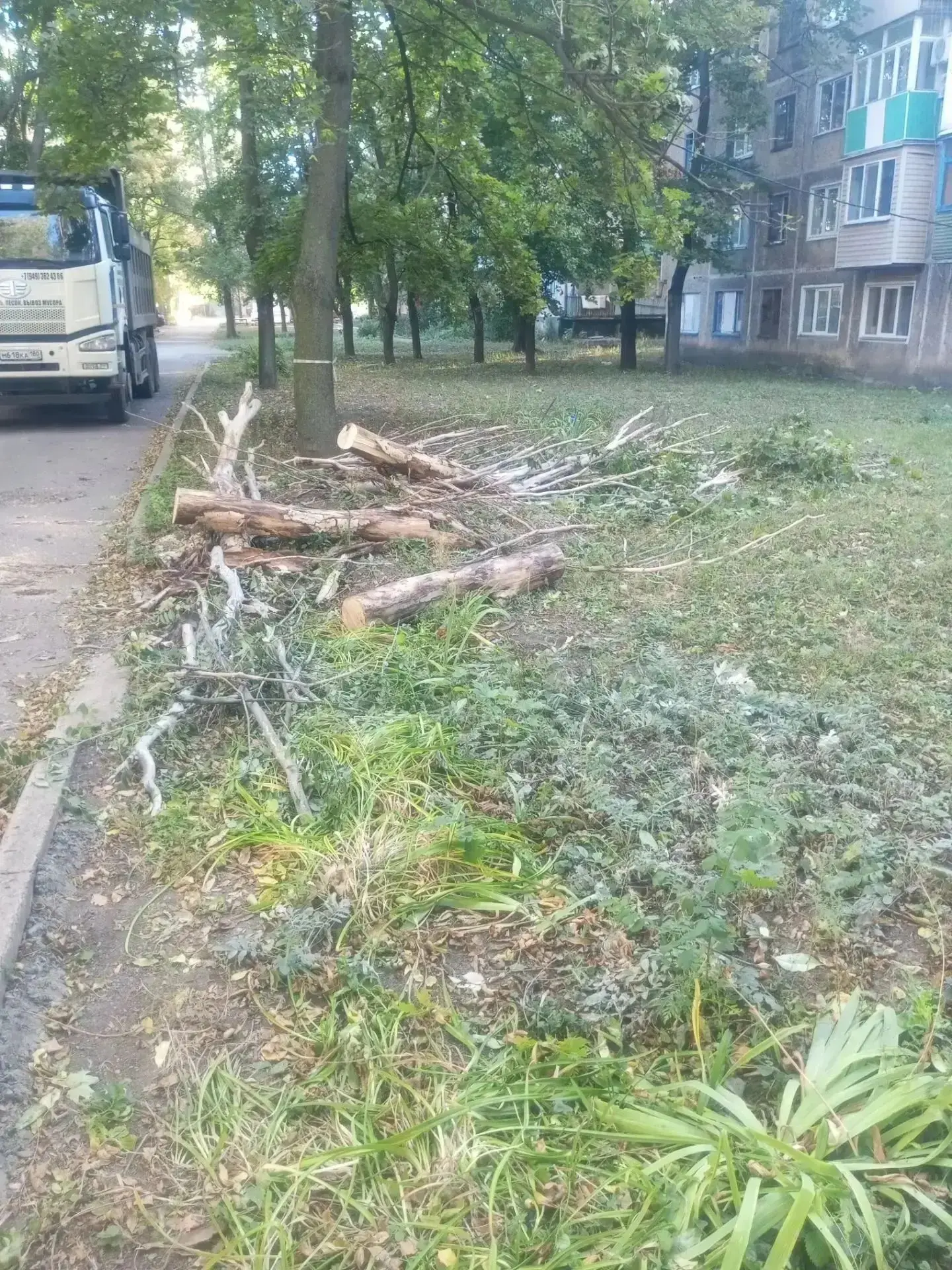 ГУП ДНР «Донснабкомплект» присоединился к субботнику. Силами предприятия убрана свалка ...