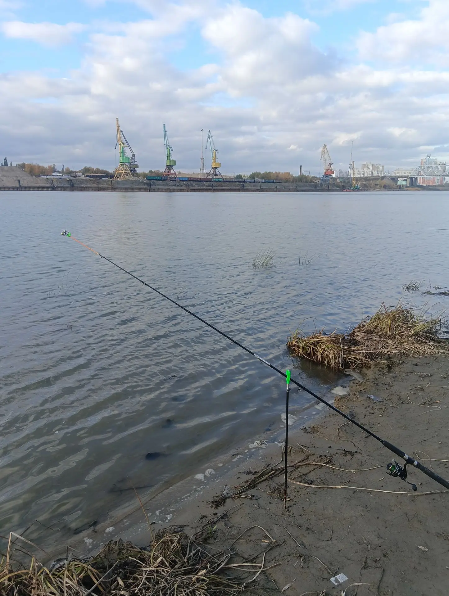 12.10.26... Закрыл сегодня сезон жидкой воды, был на лодочной, первая Поклëвка реализов...