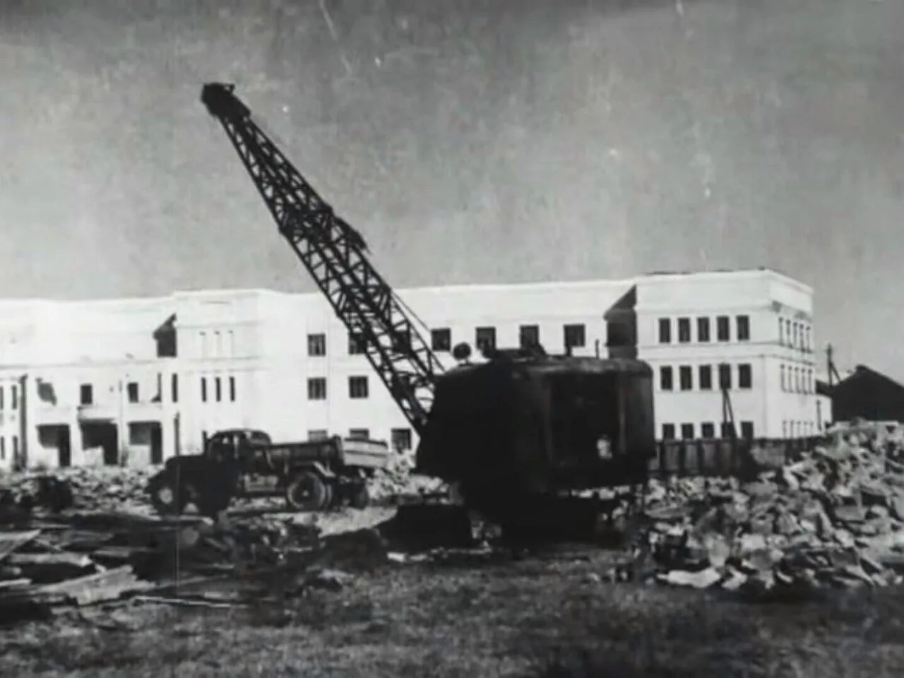 1936-37 год.