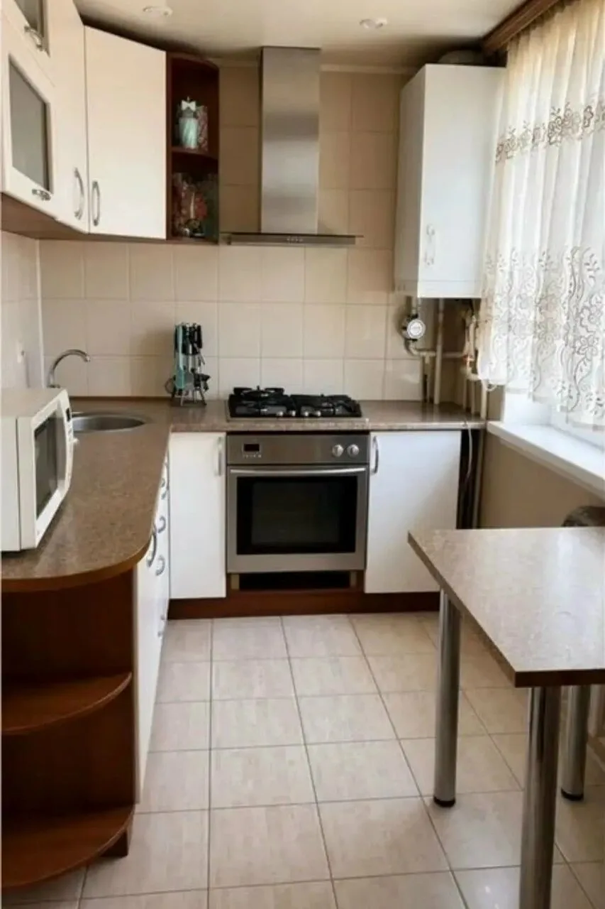 Продам 2-комн квартиру кв. Солнечный 14. Автономное отопление (двухконтурный котёл). До...