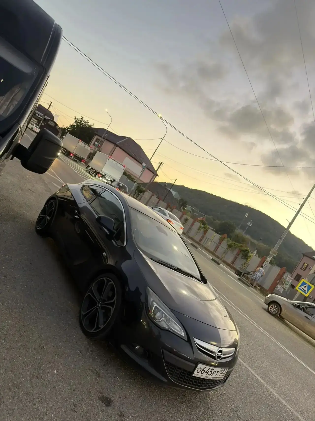 🚗Opel astra j gts 2012 год. По технике мотор сухой(не дымит). Акпп без проблем, ходова...