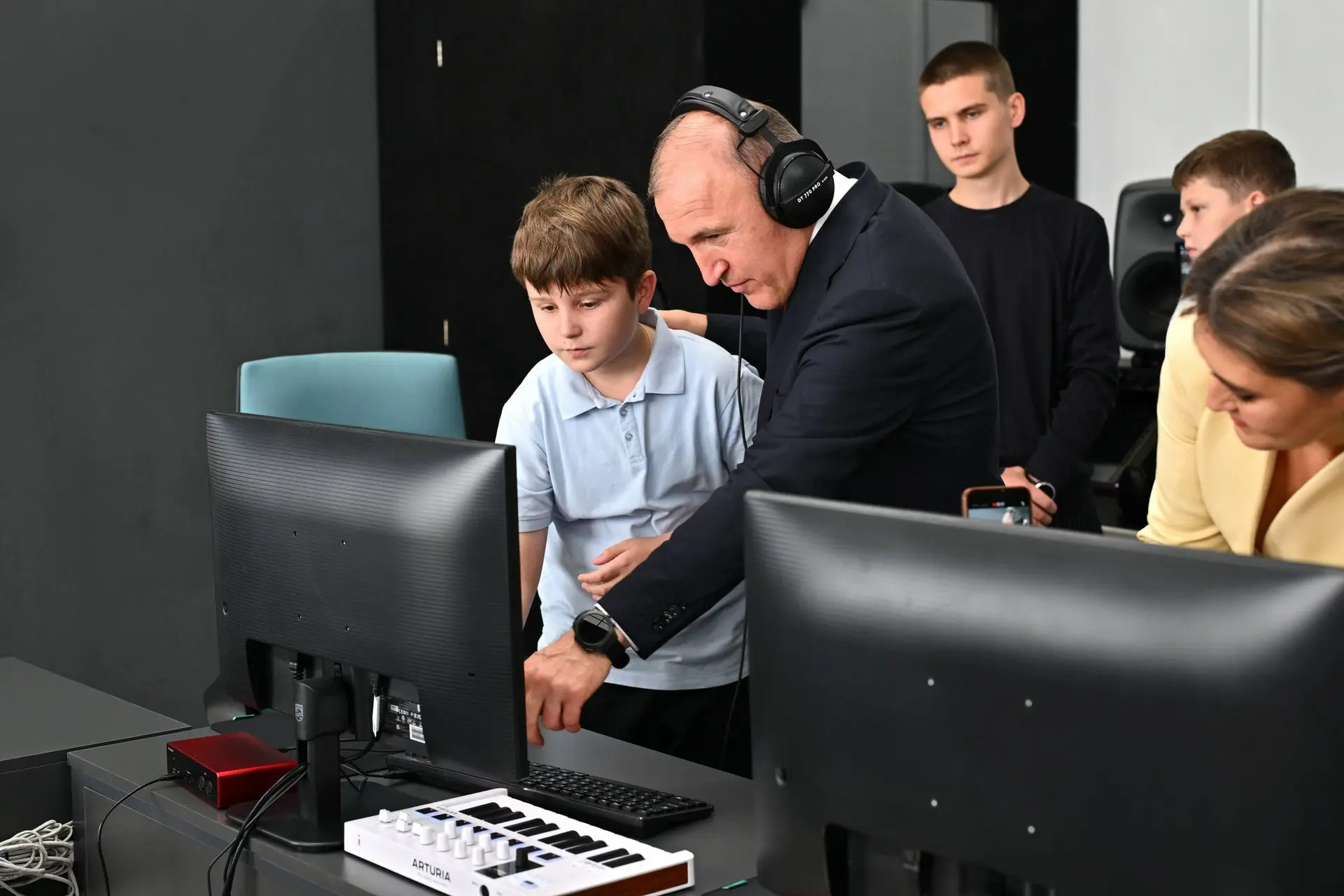 С заместителем Министра культуры России Жанной Алексеевой побывали на открытии школы кр...